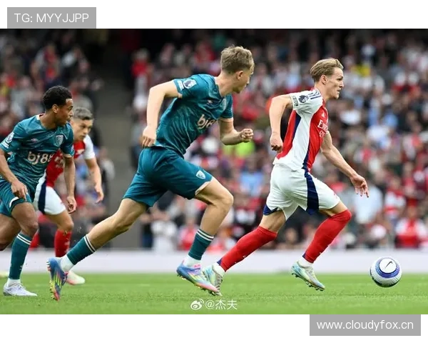 赖斯 vs 罗德里:英超第一后腰的战术角色与攻防贡献对比