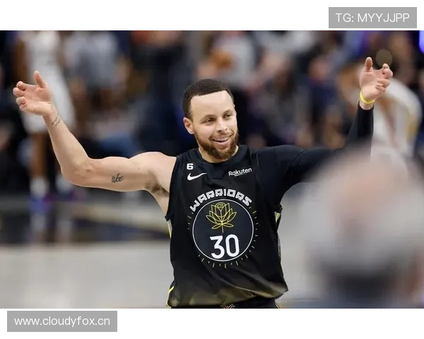 库里高效利用挡拆拉开空间 三分命中率明显优于Dame